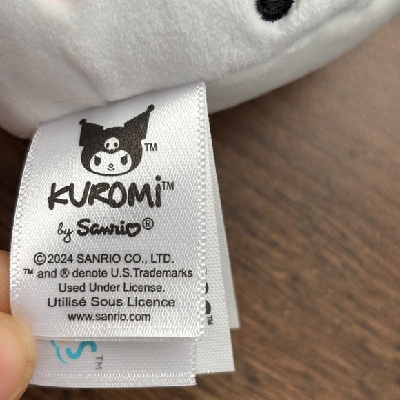 NWT SQUISHMALLOWS Sanrio Hello Kitty Plush 3.5" KUROMI Clip On Key Chain Bag NEW - Picture 8 of 11